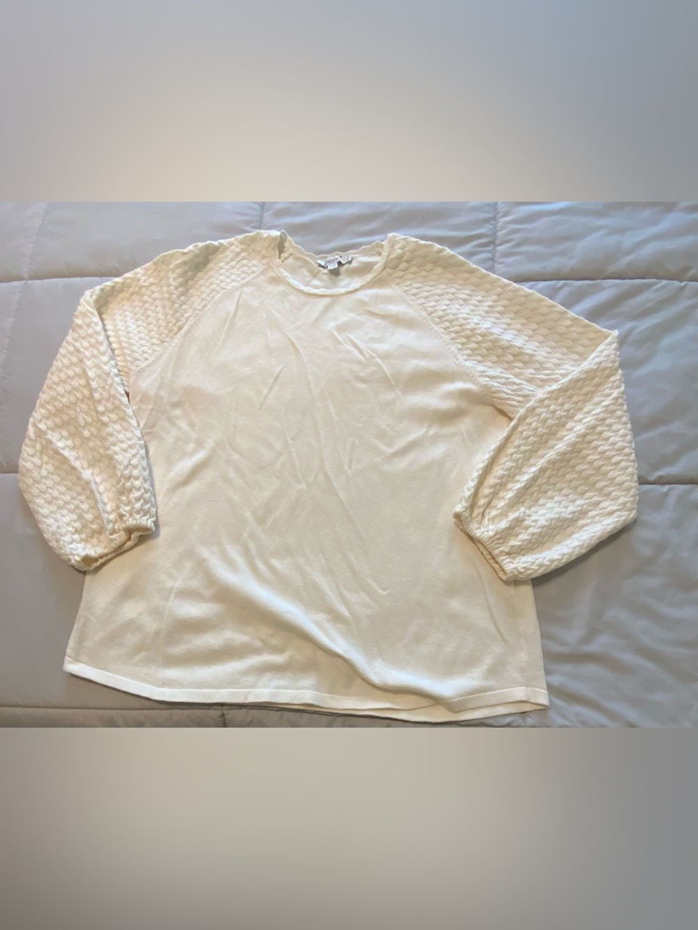 Chico’s Women's Cream Textured Sleeve Blouse Size XL